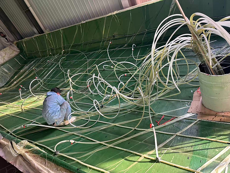 Lawada® использует технологию вакуумной инфузии для корпуса лодки из стекловолокна, повышая качество и производительность