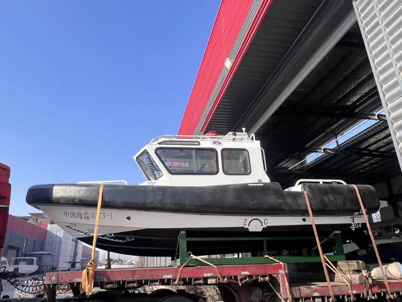 Яхта Lawada® успешно доставила 7,8-метровый алюминиевый патрульный катер для правоохранительных органов