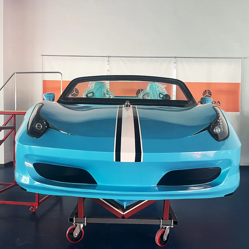 Спортивный автомобиль из стекловолокна
